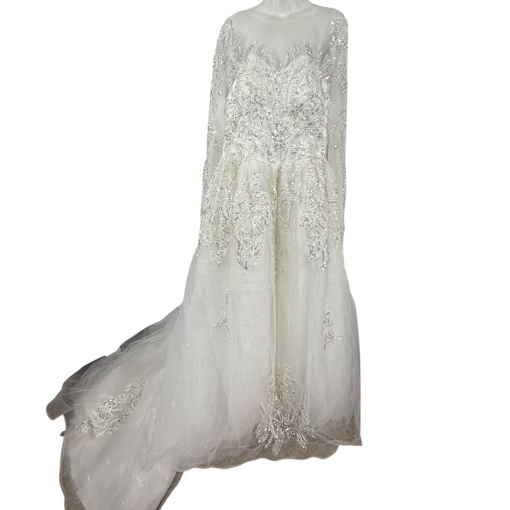 Elegant White Lace Wedding Dress
